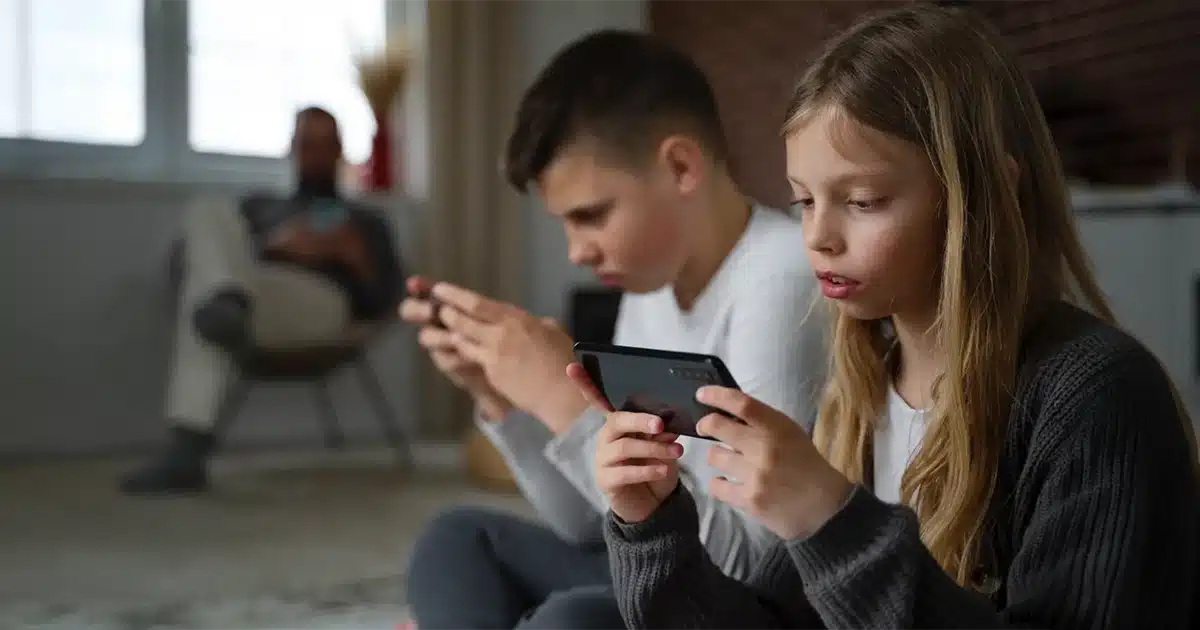 Especialistas advierten que jóvenes podrían perder hasta 20 años de su vida en redes sociales | Jóvenes perderían 20 años en redes sociale