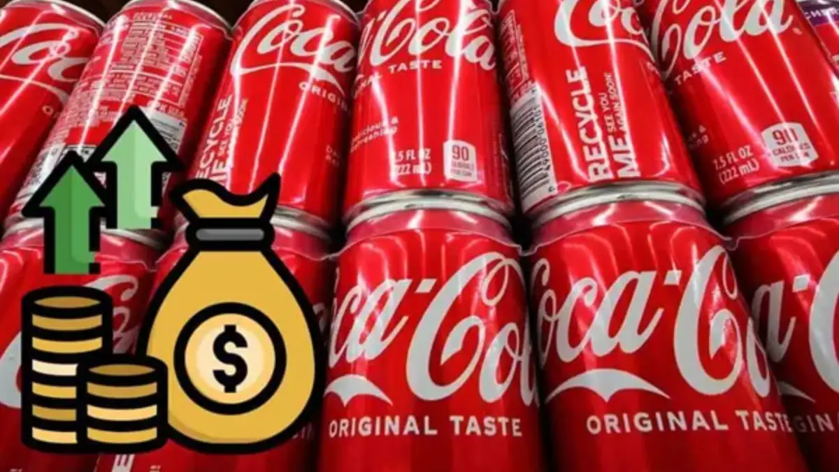 Coca Cola sube de precio refrescos aumentarán hasta 5 pesos desde hoy | CocaCola cans in the background with a money bag and up arrows signaling rising profits from soda sales
