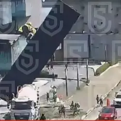 Estructura metálica cae cerca de Paseo Interlomas y deja dos muertos