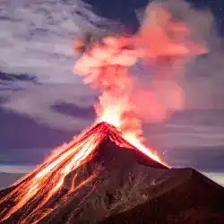 Autoridades guatemaltecas ordenan evacuaciones por erupción del volcán de Fuego | Volcán de fuego evacuaciones