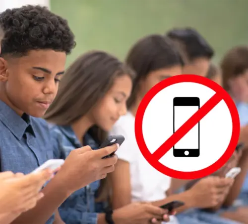 Gobierno alista regulación para celulares y redes sociales en escuelas | México analiza nuevas restricciones al uso de celulares en escuelas